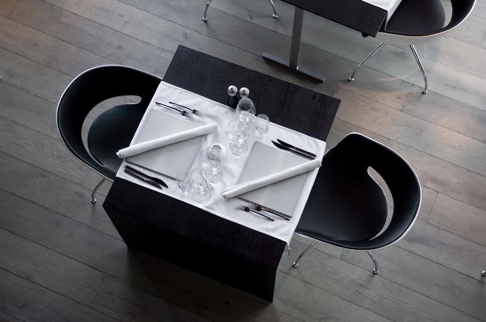 גנק Carbon Hotel מראה חיצוני תמונה
