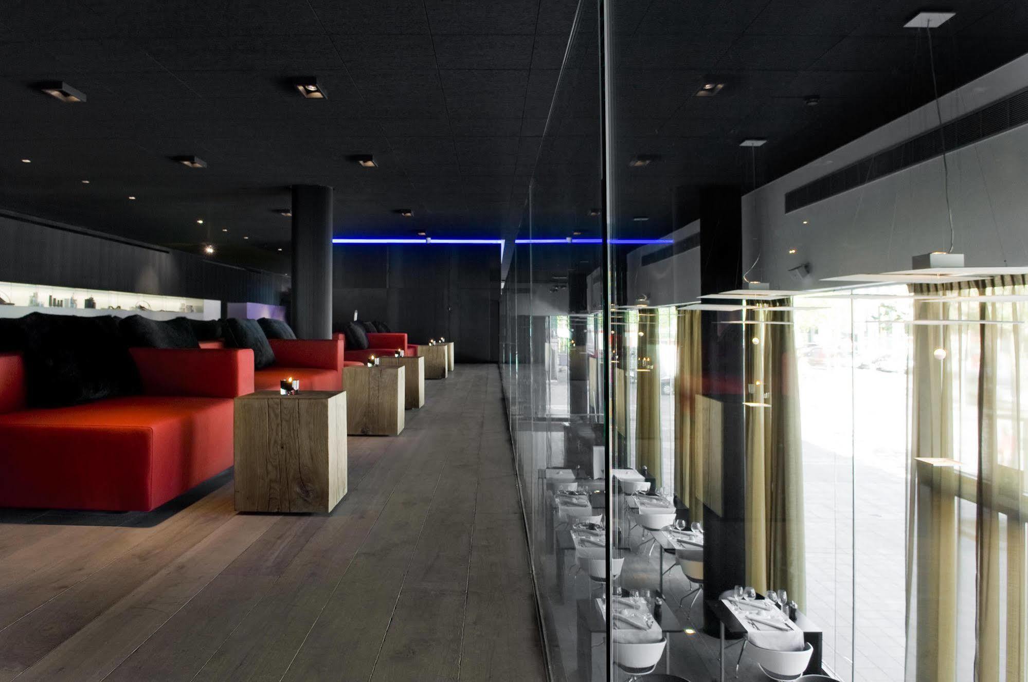 גנק Carbon Hotel מראה חיצוני תמונה