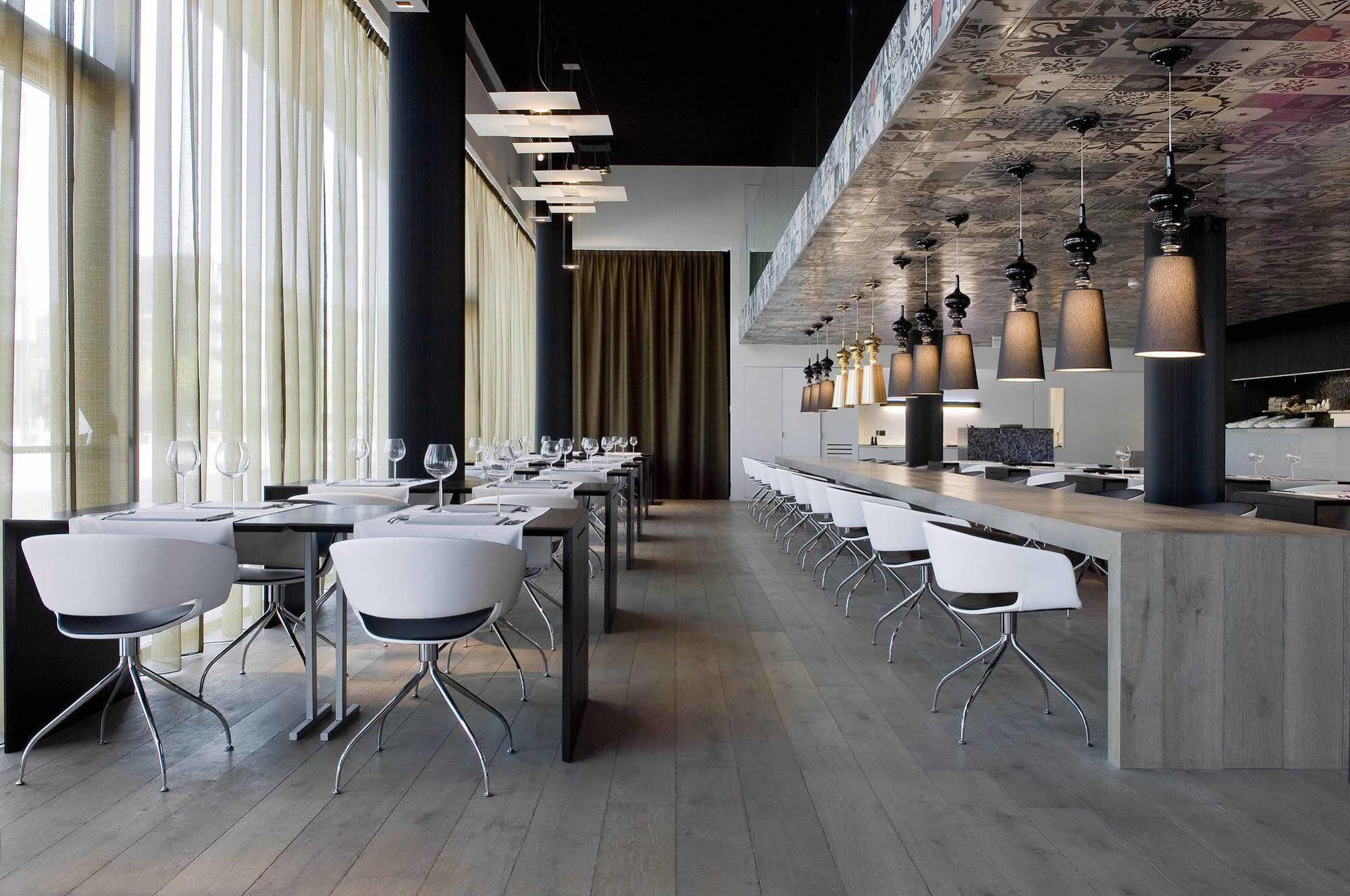 גנק Carbon Hotel מראה חיצוני תמונה