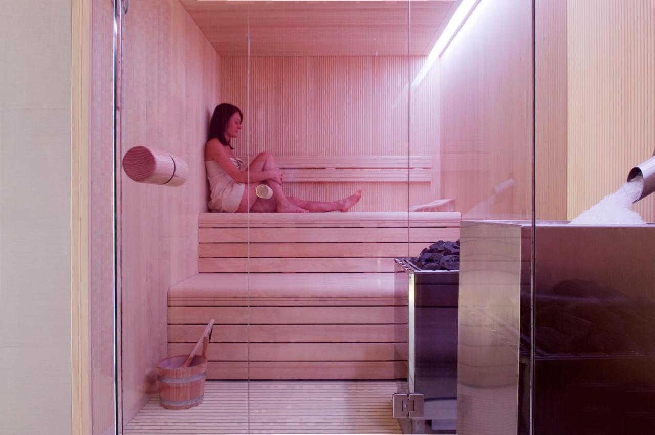 גנק Carbon Hotel מראה חיצוני תמונה